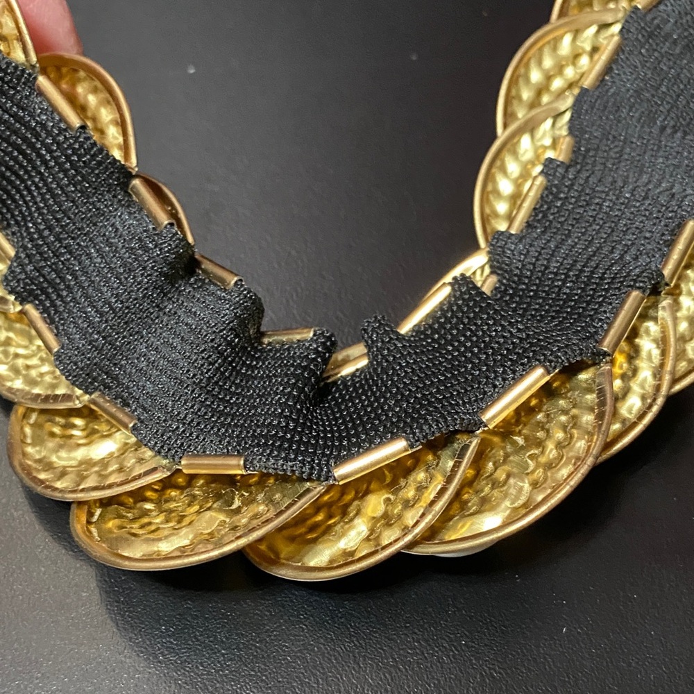 Elegant vintage Gold disk and Pearl Women's 36” stretchable belt - Picture 6 of 16
